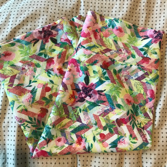 LuLaRoe Dresses & Skirts - floral LuLaRoe Cassie skirt medium